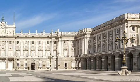 Biglietto ad accesso rapido per l'ingresso al Palazzo Reale di Madrid