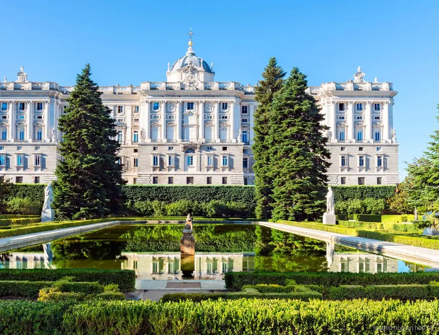 Royal Palace Madrid small-group guided tour entrance